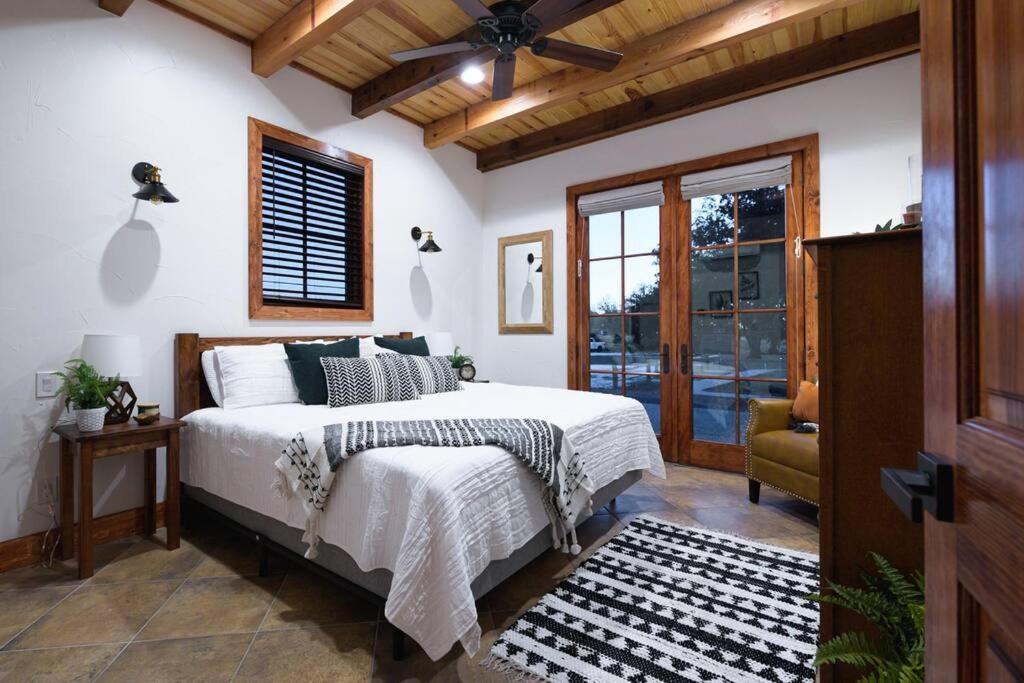 Little Dutch Cabin #3 - 12 Min To Magnolia-Baylor Bellmead Exterior photo
